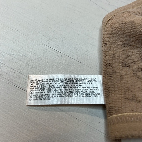 Wacoal Halo Lace Full Figure Underwire Bra, Color Toast, Size 32DD - Picture 6 of 6